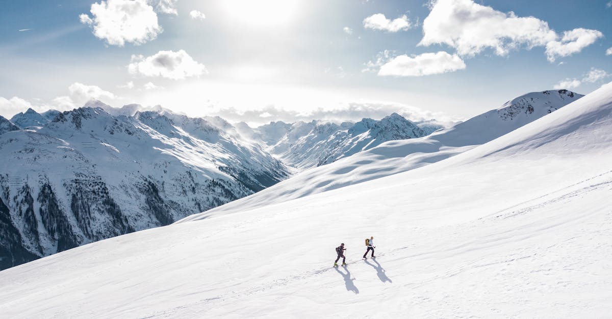 embark on thrilling ice climbing expeditions in breathtaking landscapes with experienced guides and top-of-the-line equipment. explore challenging routes and conquer frozen peaks for an unforgettable adventure.